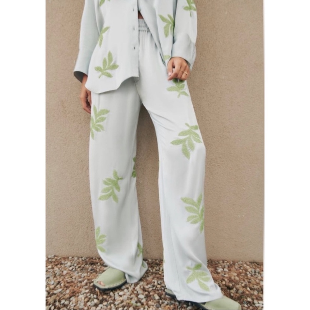 NWT Zara Leaf Embroidered Pants